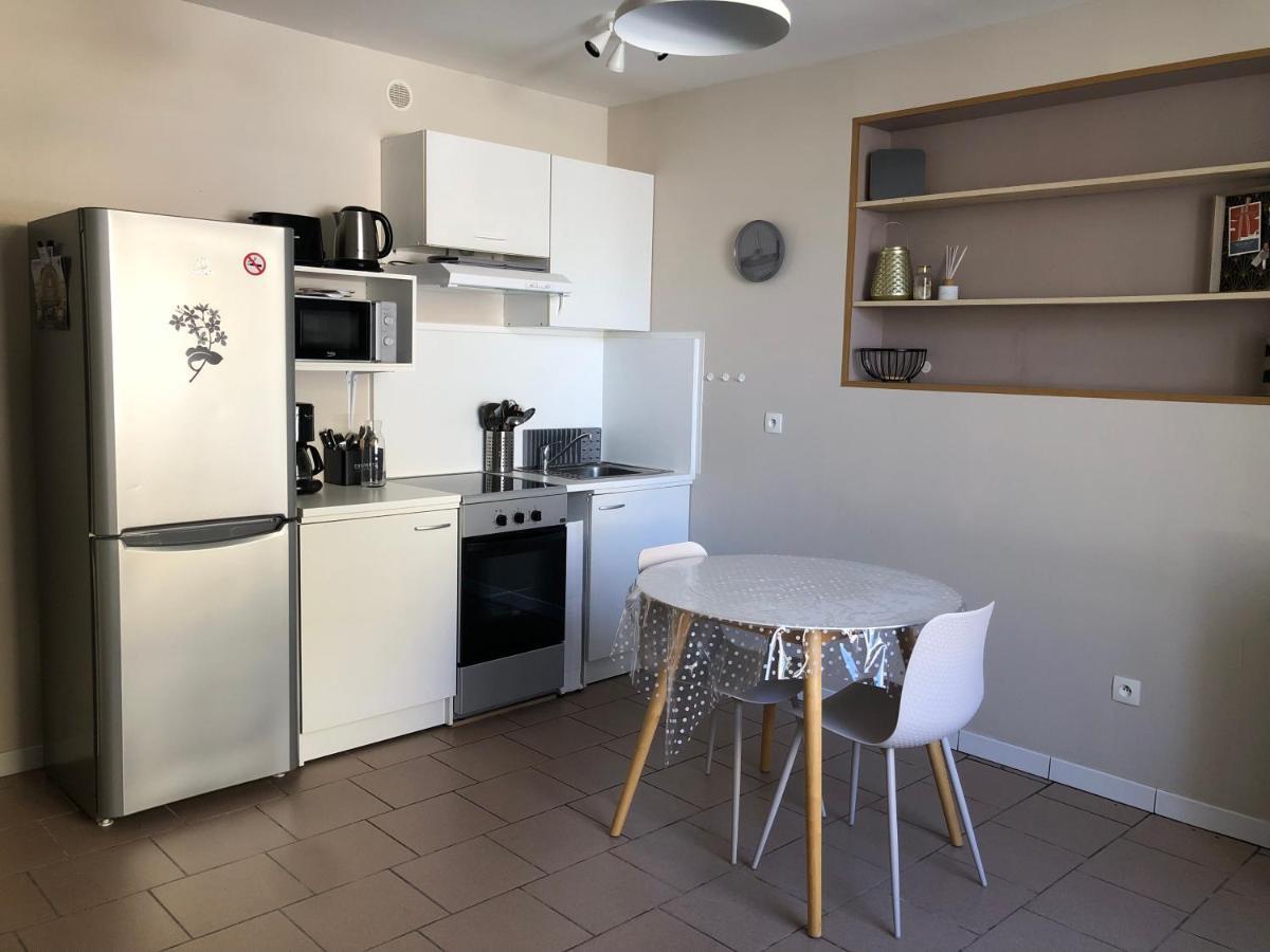 T2 meublé pour curistes, vacanciers et stagiaires Rochefort  Exterior foto